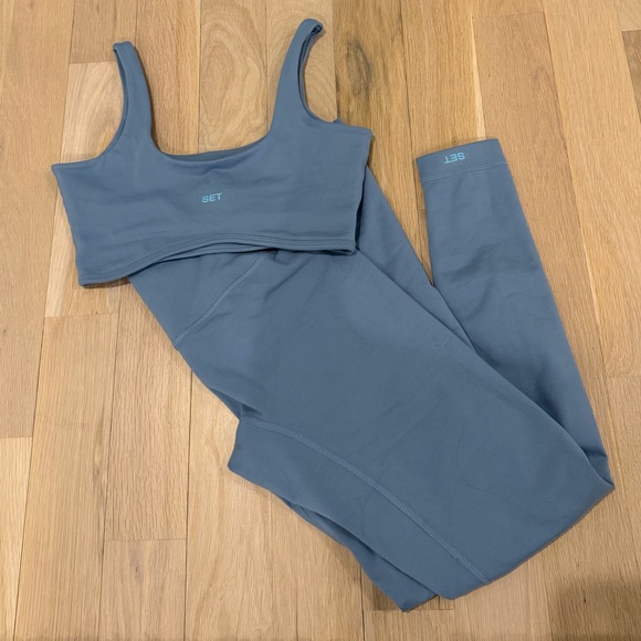 Set active cloud rise scoop bra and legging set slushy